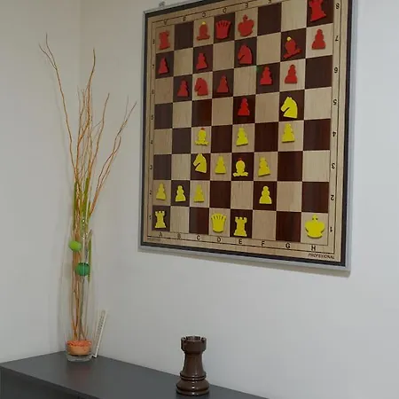 Bed & Breakfast Chess *